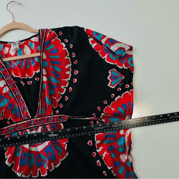 TRINA TURK | GUC Black & Multi Colored Beach Coverup Deep‎ V w/ Tie Back Size S - Picture 4 of 8